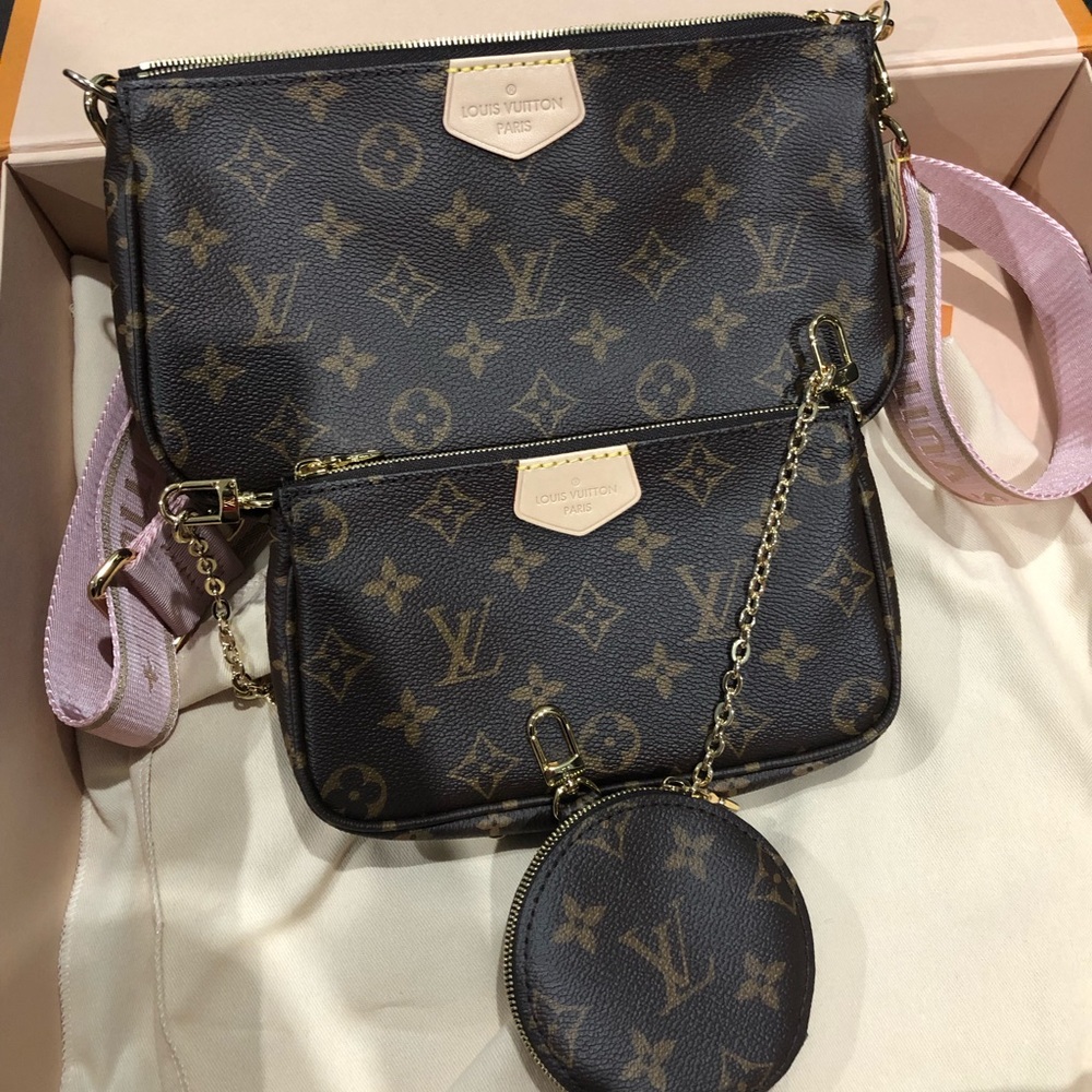 >>Sold<<NEW MULTI-POCHETTE ACCESSOIRES .